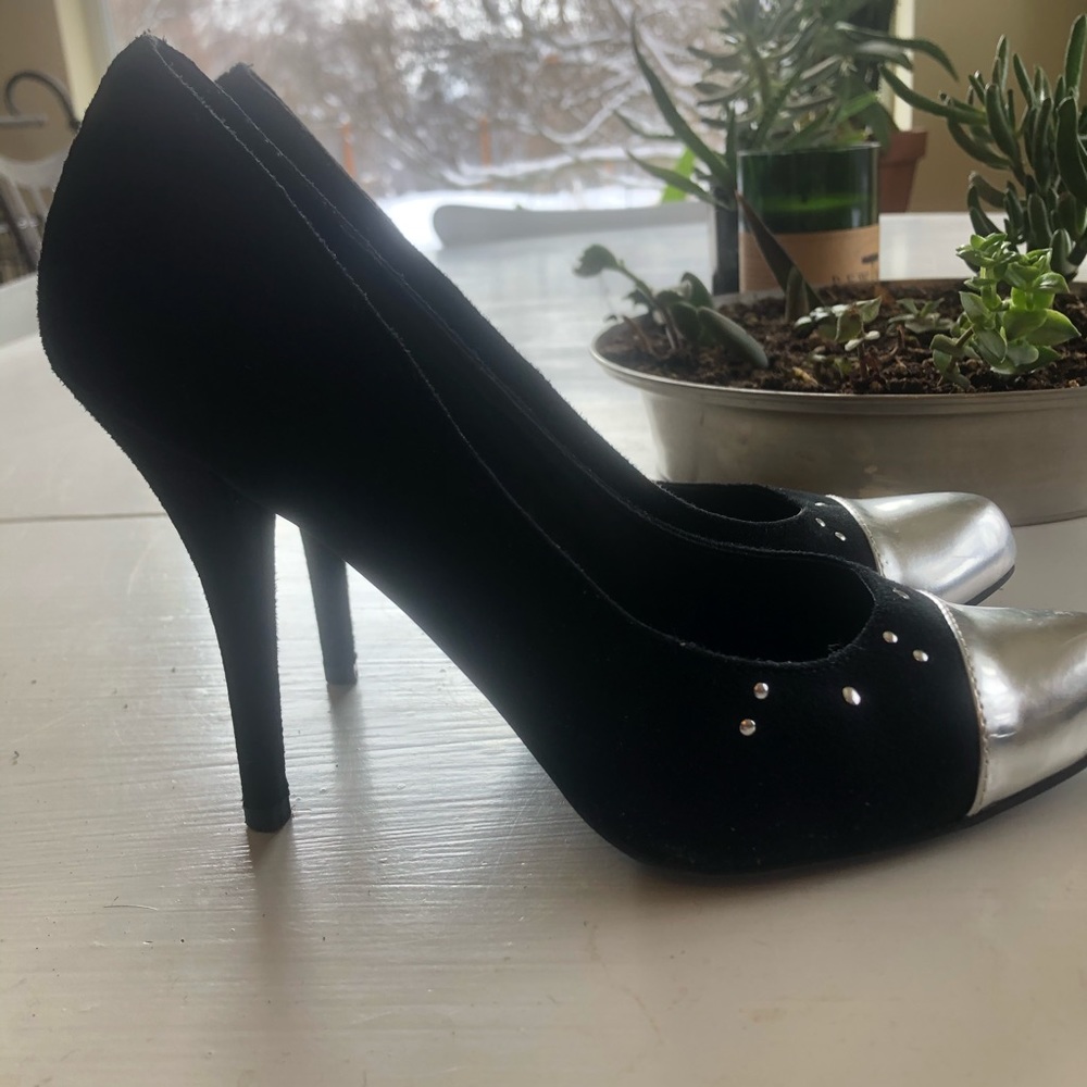 Gently Worn Chinese Laundry Party Heel size 8.5